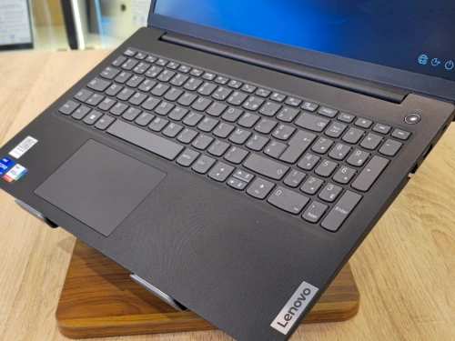 (VENDU) Lenovo V15 G4 i7-1355U 16Go 512GB NVMe 15,6" FHD win11 azerty