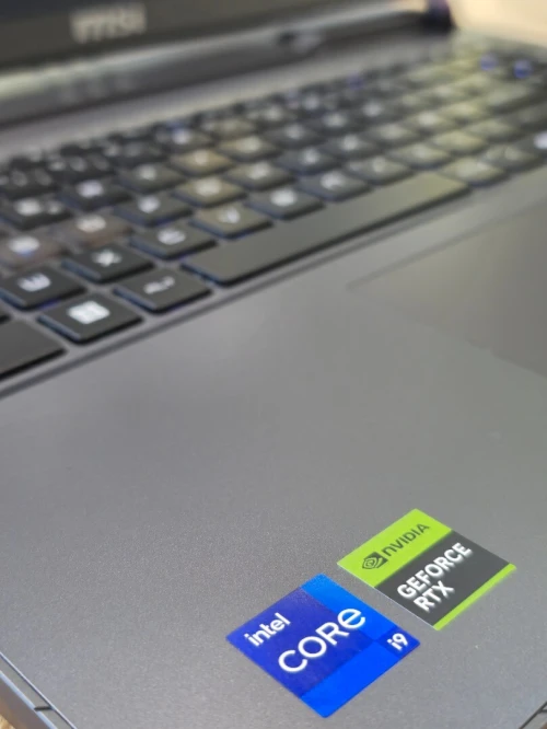 LAPTOP MSI VECTOR 16HX A13V  I9-13980HX /32G/1T SSD/RTX4080 16G/16' 240HZ /WIN11