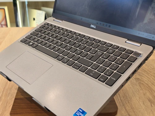 (VENDU) DELL LATITUDE 5520 I5-1145G7 16G 512G SSD 15.6'' FHD WIN11