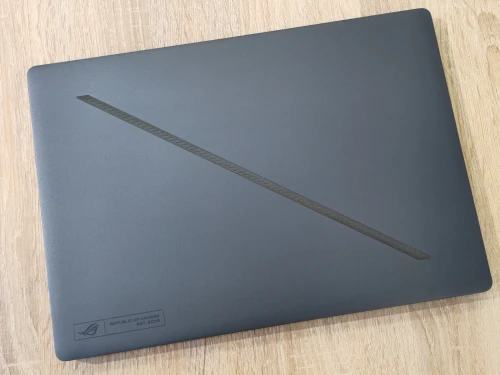 (VENDU) ASUS ROG ZEPHYRUS G14 AI 2024 RYZEN 9-8945HS/w 32G 1T SSD RTX 4070 8G 14.5'' 3K OLED 120Hz