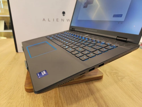 (VENDU) DELL ALIENWARE M16 R2  ULTRA9-185H 16 CORE/32G/1T SSD/RTX 4070/16'' QHD SOUS EMBALLAGE