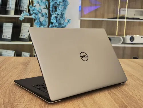 Dell XPS 13 9360 i7-8550U 8Go 256GB NVMe 13,3" FHD IPS [VENDU]