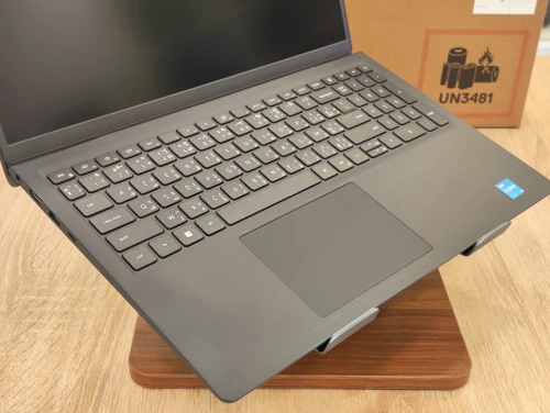 DELL VOSTRO 3530  I5-13th 8G DDR4 512G SSD 15.6 INCH FHD FREEDOS  NEW