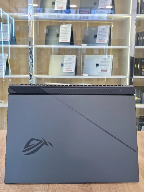 ASUS ROG STRIX G18 RYZEN 9 8940HX 32GO 1TB SSD/RTX 5070 18'' QHD+ 240HZ WIN11