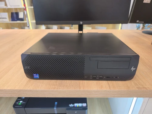 (VENDU) STATION BUREAU HP Z2 G9 I7-13700 32G 512G SSD QUADRO M4000 8G 24'' Z24NF G2 