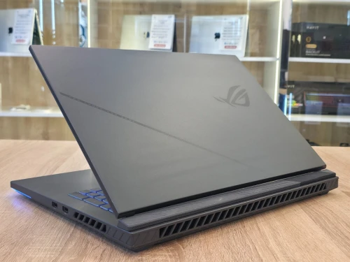 ASUS ROG STRIX G18 RYZEN 9 8940HX 32GO 1TB SSD/RTX 5070 18'' QHD+ 240HZ WIN11