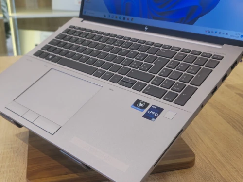 ( VENDU ) STATION HP ZBOOK FURY 16 G10 I9-13950HX 64G 2TB SSD RTX 3500 ADA 12G WIN11