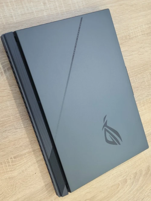 ASUS ROG STRIX G18 RYZEN 9 8940HX 32GO 1TB SSD/RTX 5070 18'' QHD+ 240HZ WIN11