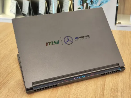 (VENDU)MSI Stealth 16 Mercedes-AMG Ultra-9 185H 32Go 1TB NVMe RTX 4070 8GB 16" QHD+ OLED 240Hz