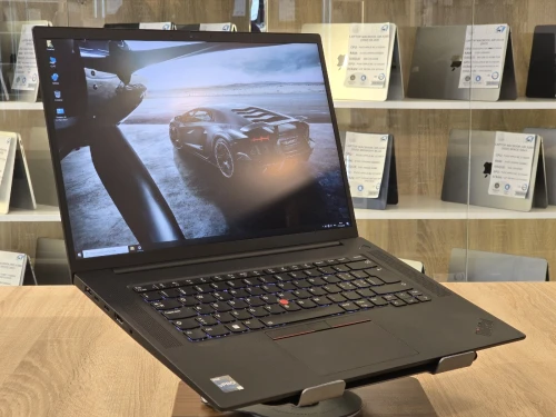 ( VENDU ) STATION LENOVO THINKPAD P1 GEN-6  I7-13800H 32G 1T RTX 4060 8G 16'' 4K