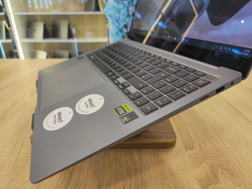 (VENDU) SAMSUNG GALAXY BOOK4 ULTRA 2024 ULTRA 9-185H 32G 1T SSD RTX4070 8G 16'' OMOLED TACTIL