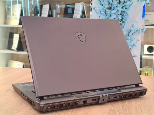 (VENDU) MSI Vector 17HX A13V i9-13980HX 32Go DDR5 1TB NVMe RTX 4080 12GB 17,3" QHD IPS 240Hz