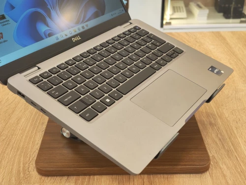 (VENDU)Dell Latitude 5340 i7-1365U 32Go DDR5 256GB NVMe 14" FHD+ IPS