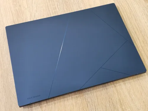 (VENDU) ASUS ZENBOOK 14 ULTRA 7 155H 16G 1T SSD 14'' OLED 3K WIN11