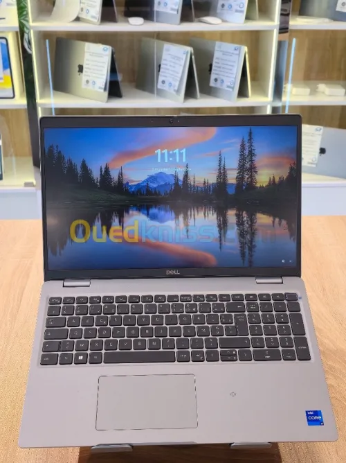 Dell LATITUDE 5540 i7-1370P 16G DDR5 256G 15,6" FHD IPS WIN11