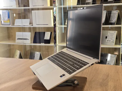 (VENDU) HP EliteBook 860 G10 i7-1355u 16G 512G SSD 16'' IPS