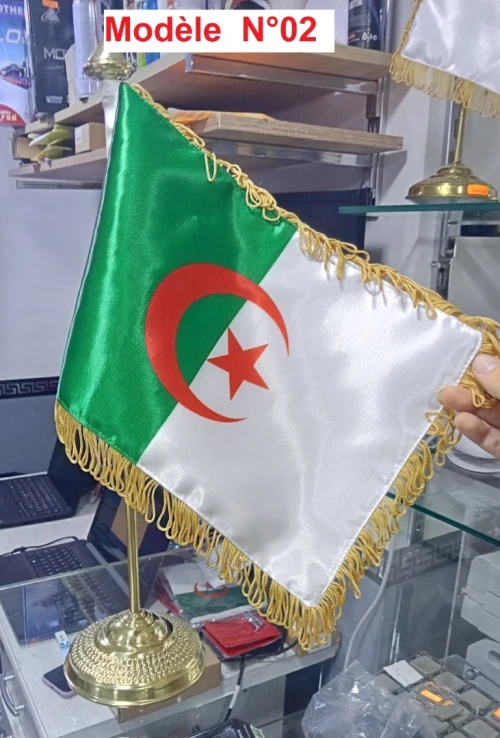 Drapeau National avec support pour bureau