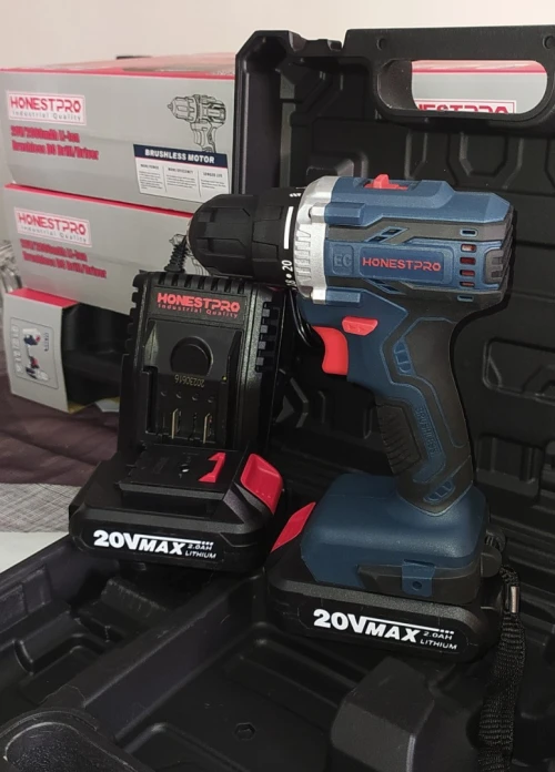VISSEUSE : HONEST PRO BRUSHLESS (sans charbon) (20V). et  BOSCH 36V + 4AH