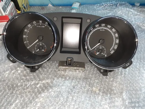 Compteur skoda yeti d'origine 