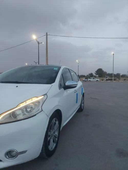 Peugeot 208 2015 Allure Facelift
