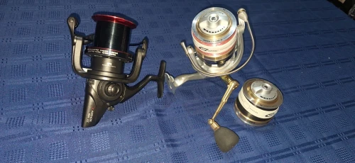 2 moulinets surfcasting en tres bon etats et de marque connu (MACK 2 + CINNETIC)