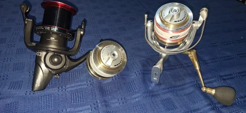 2 moulinets surfcasting en tres bon etats et de marque connu (MACK 2 + CINNETIC)