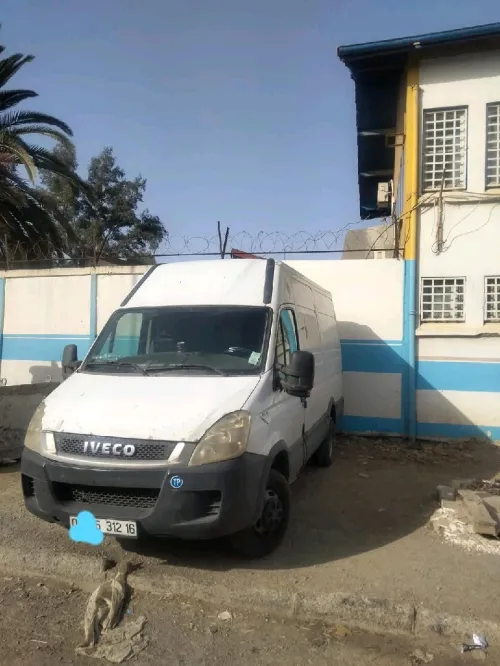 Location fourgon iveco 