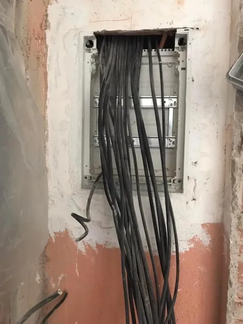 électricien bâtiment et industrielle 
