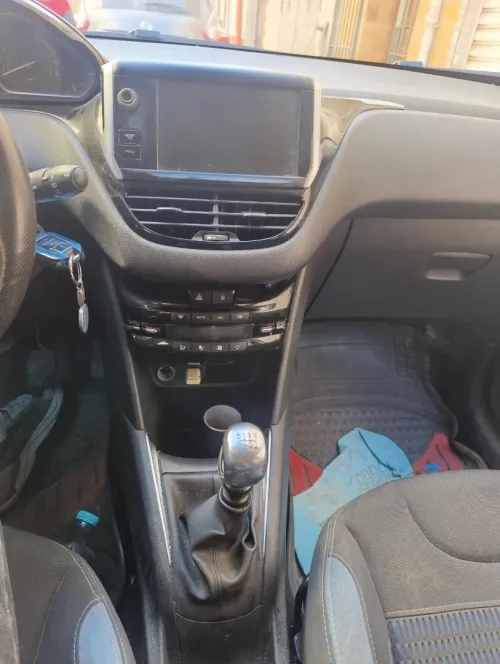 Peugeot 208 2015 Allure