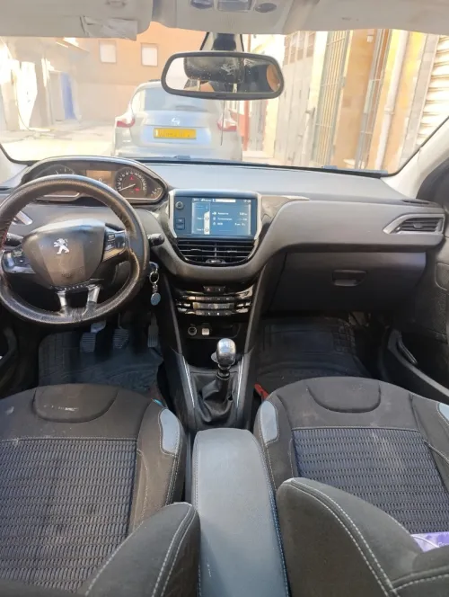 Peugeot 208 2015 Allure
