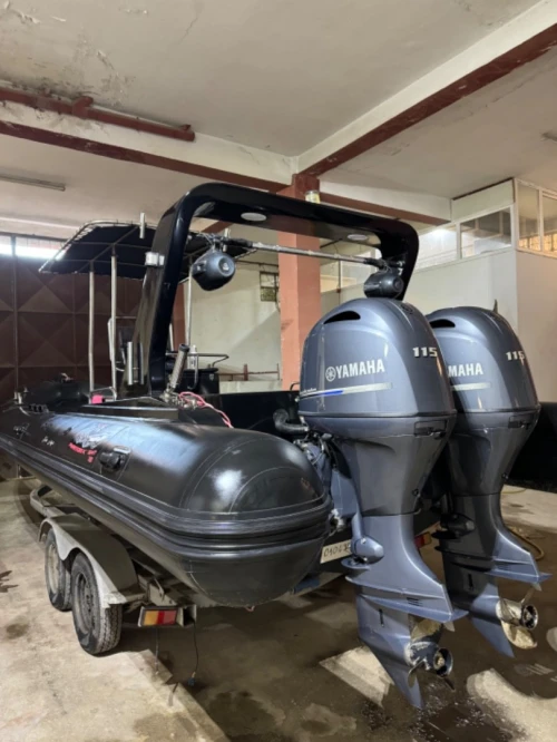 Semi rigide 760 Phantom 2019