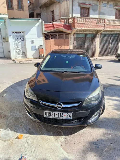 Opel Astra 4 portes 2014 Astra 4 portes