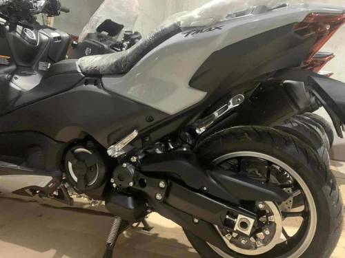 Yamaha Tmax T-max Tech max 563 2025