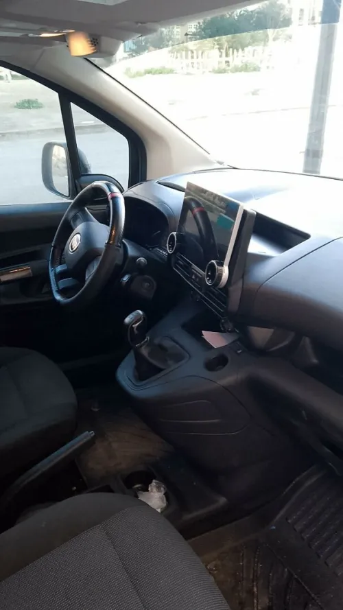 Fiat Doblo 2024 2 place italien