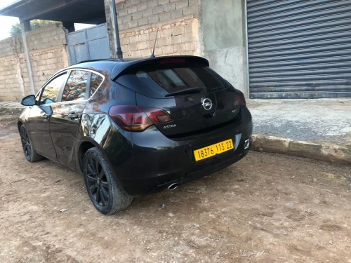 Opel Astra 2013 COSMO