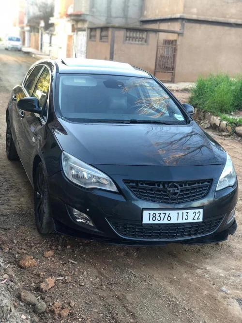 Opel Astra 2013 COSMO