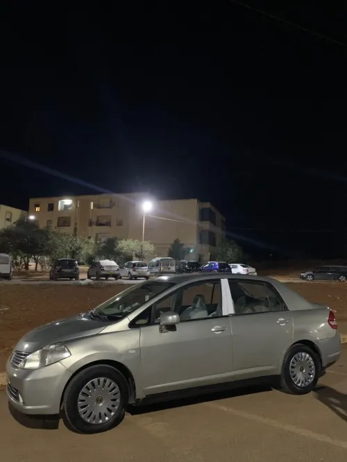 Nissan Tiida 5 portes 2008 Tiida 5 portes