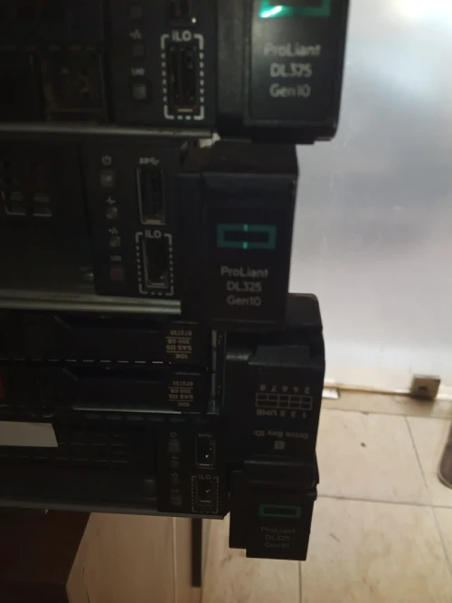 serveur HP DL 325