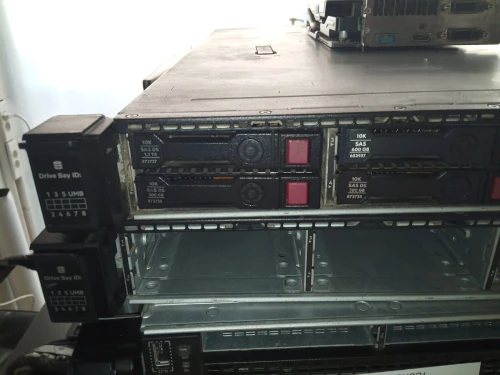 serveur HP DL 325