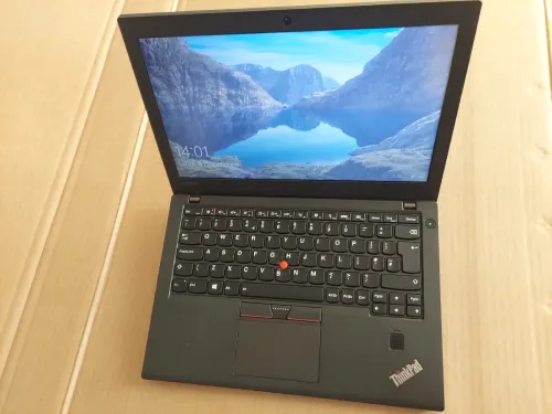 Lenovo ThinkPad X270 i7-6600U / 8GO Ram / 128 GO / Écran 12.5 pouces