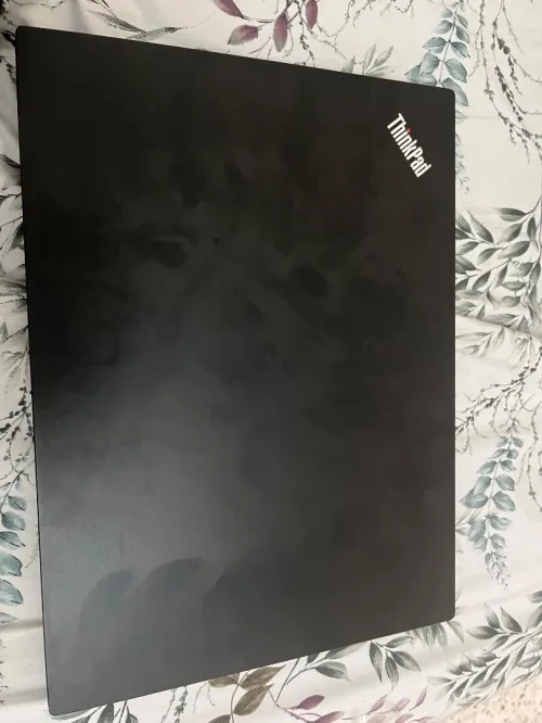 Lenovo thinkpad E490 i5 8th generation 8g ram 512 g hdd