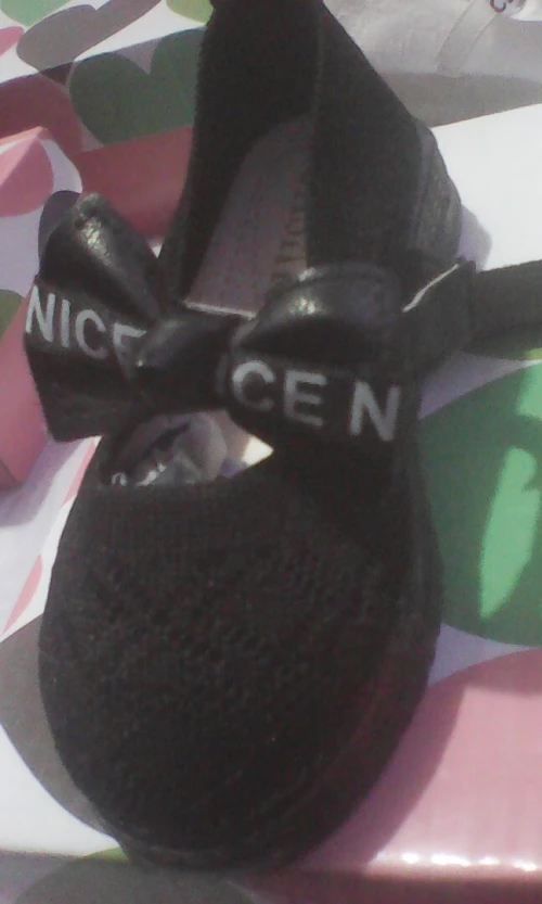 liquidation  lot chaussure enfant عيد2026 : تصفية دفعة من أحذية الأطفال