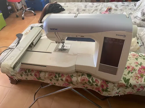 Brodeuse automatique brother 1500 D