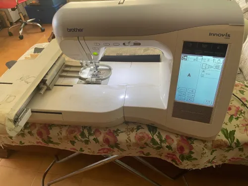 Réparateur machine brother broderie 