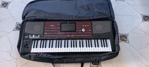 Korg pa700 très bonne état