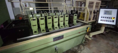 Machine Pour Fabrication du Faux Plafonds en Aluminium