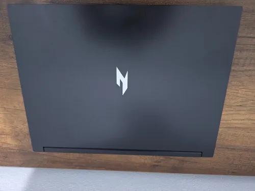 ACER NITRO V16 Core 7 240 RTX 5060 8GB