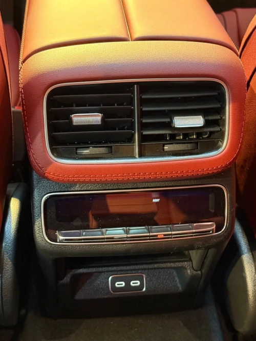 Mercedes GLE 300d 2025 manufactur black edition