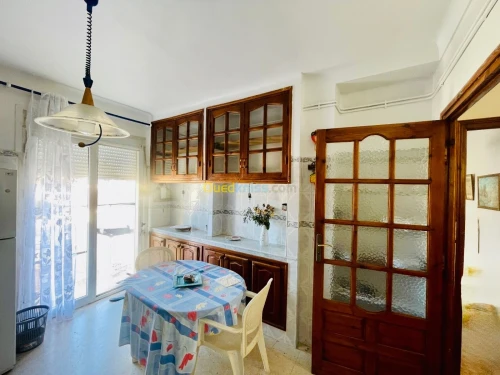 Location Appartement Niveau de villa F2 Alger Hydra