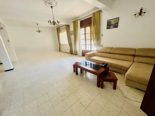 Location Appartement Niveau de villa F5 Alger Hydra